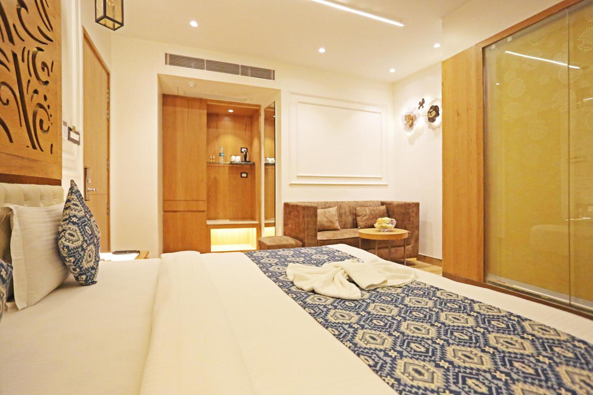 Jrd Luxury-Business Hotel Nueva Delhi Exterior foto