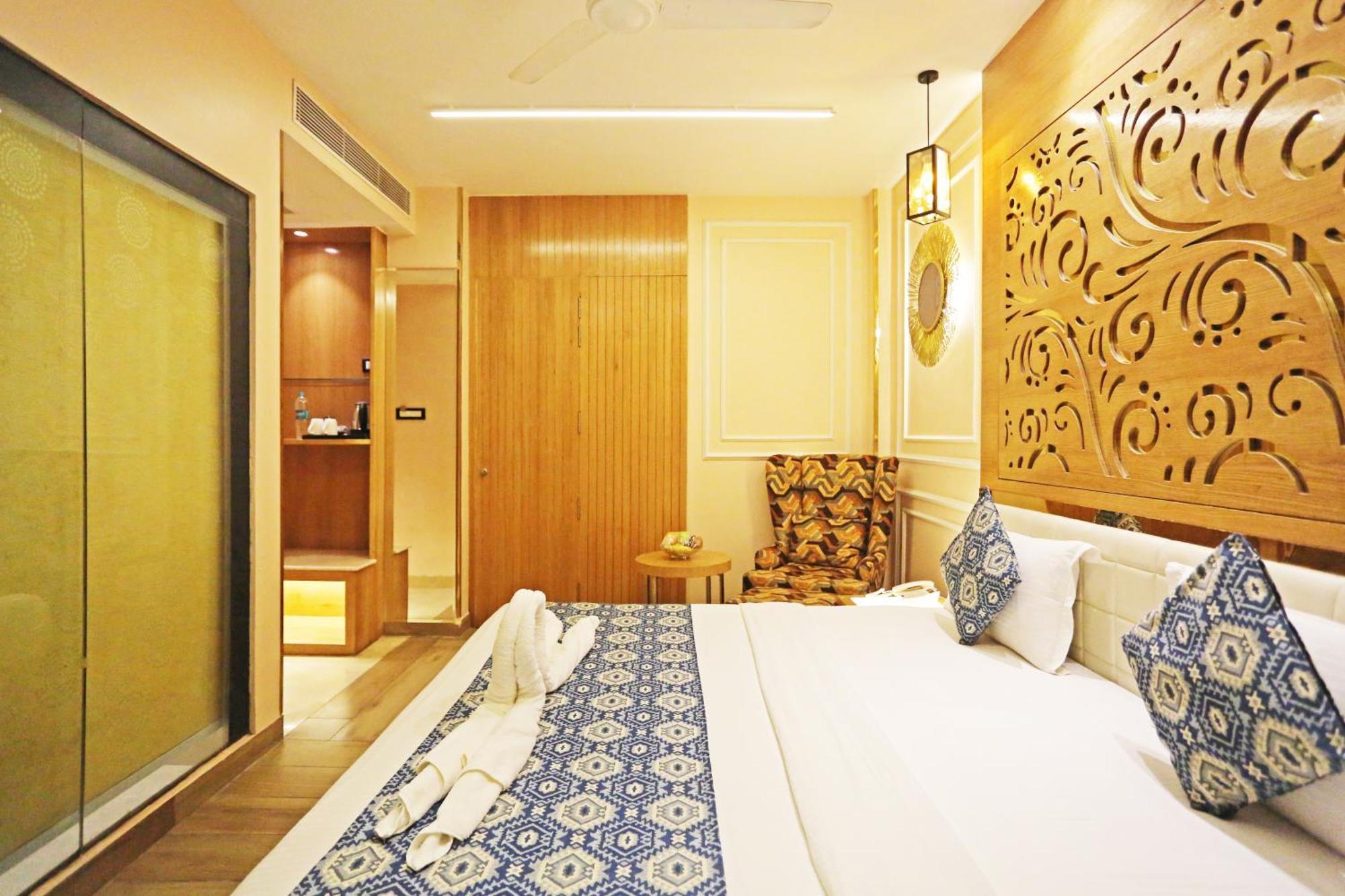 Jrd Luxury-Business Hotel Nueva Delhi Exterior foto
