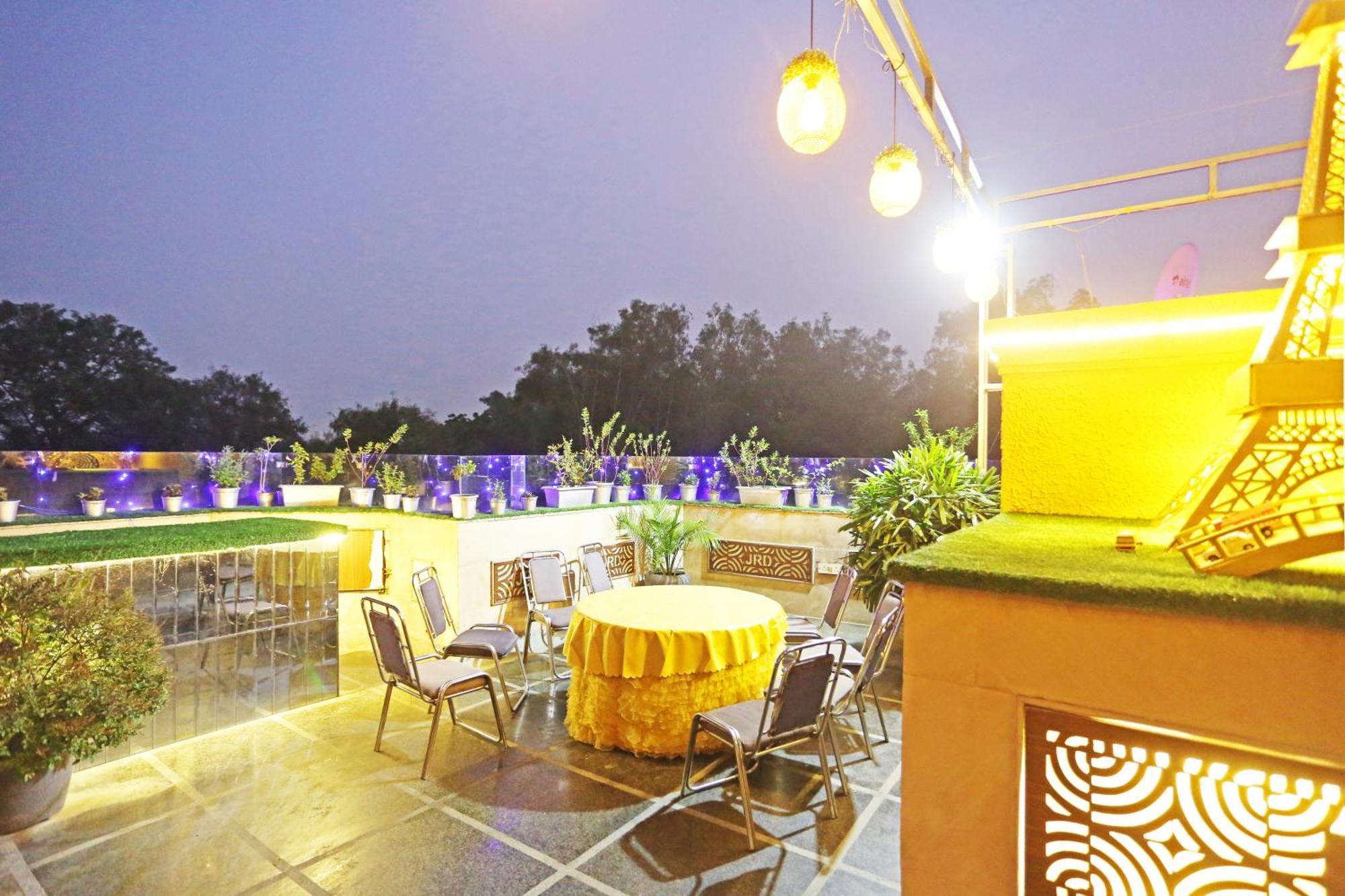 Jrd Luxury-Business Hotel Nueva Delhi Exterior foto