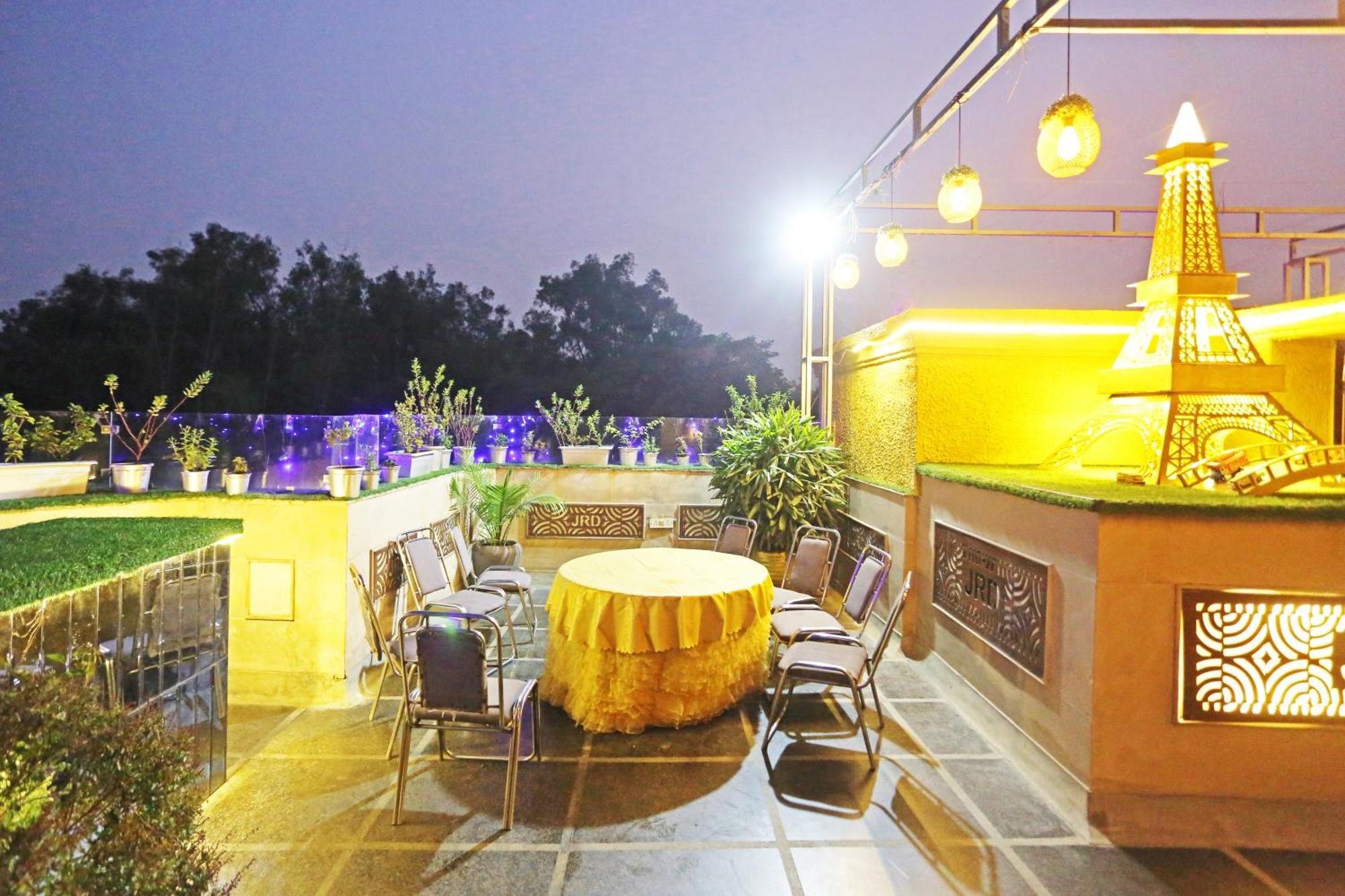 Jrd Luxury-Business Hotel Nueva Delhi Exterior foto