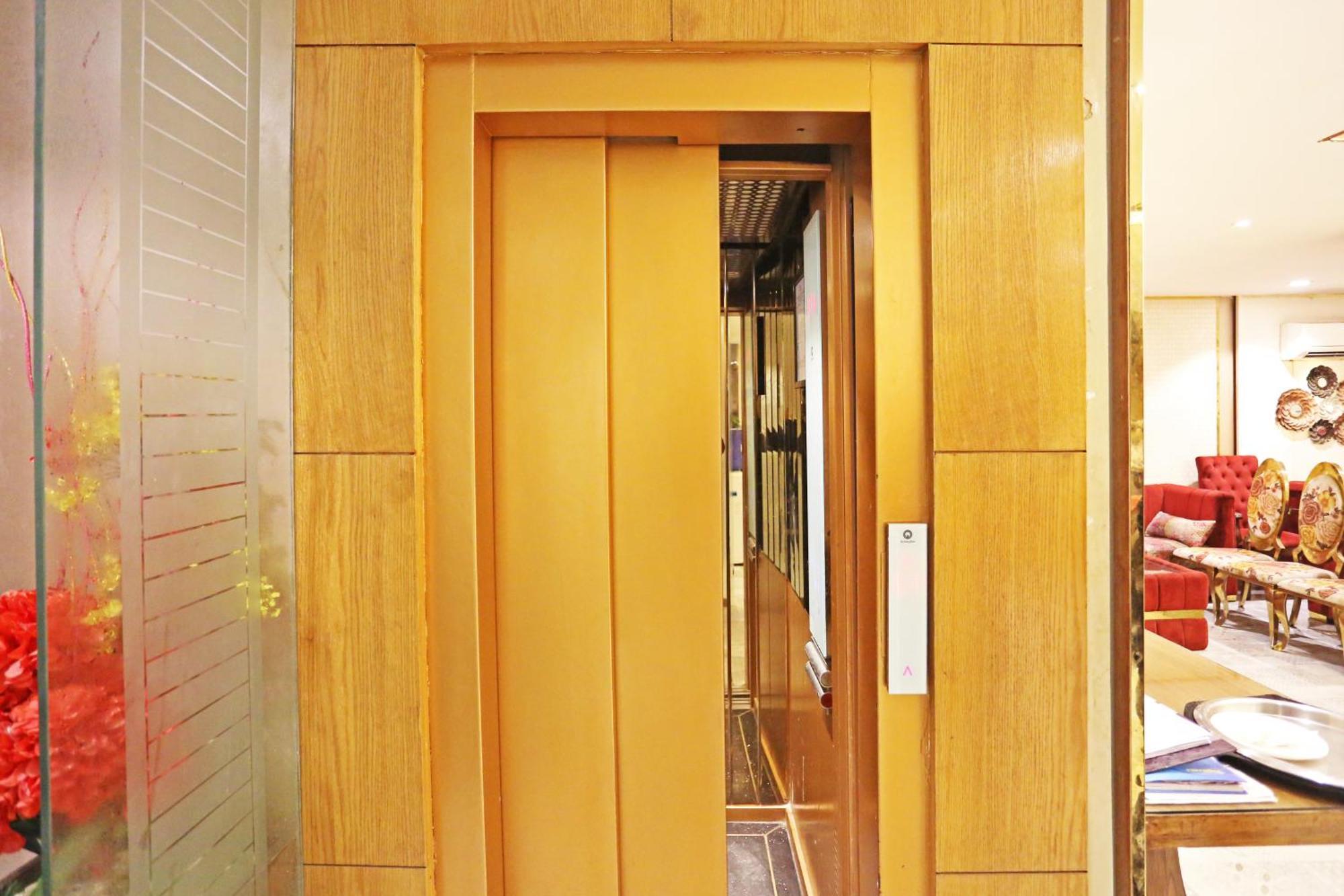 Jrd Luxury-Business Hotel Nueva Delhi Exterior foto