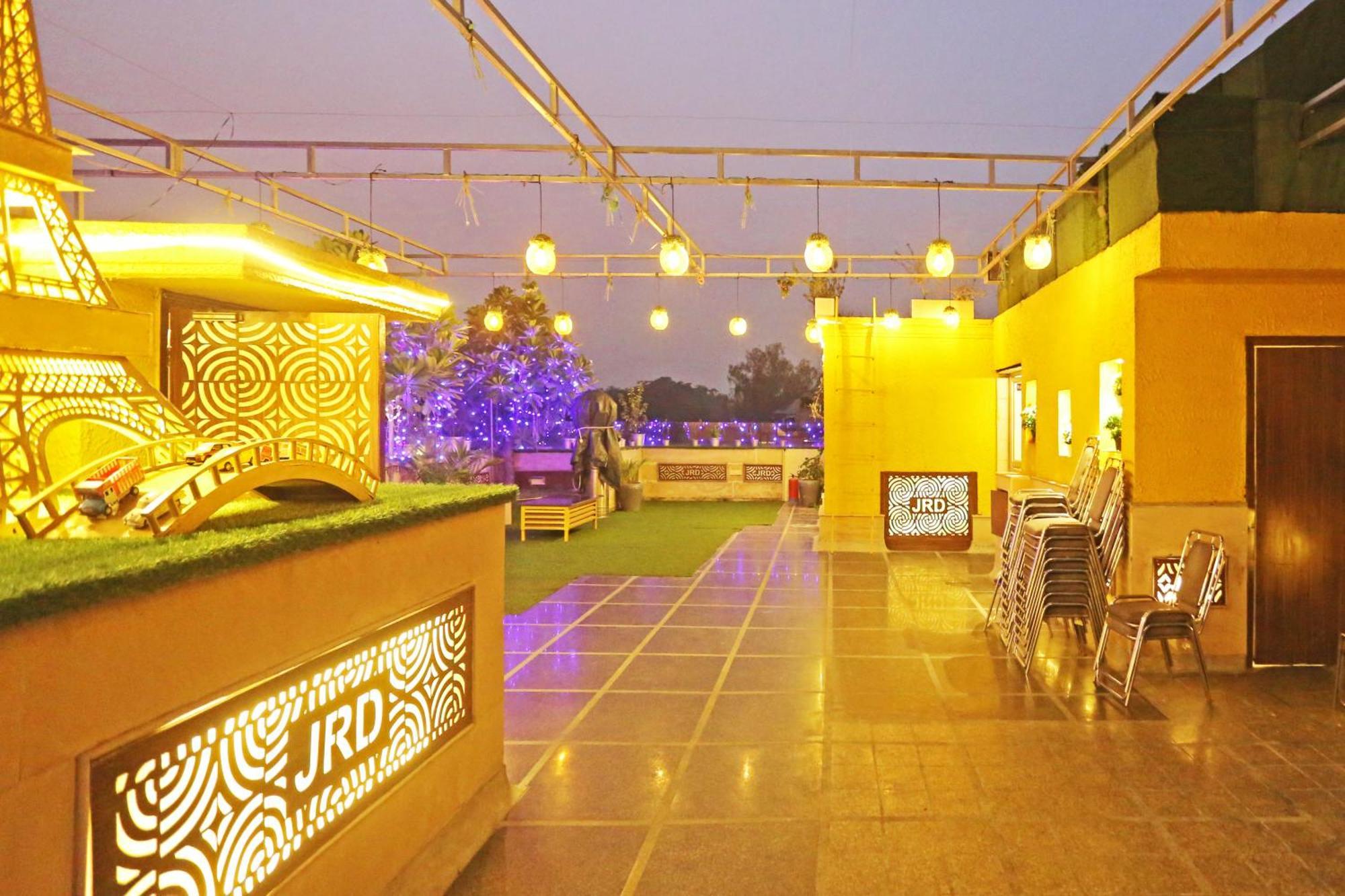 Jrd Luxury-Business Hotel Nueva Delhi Exterior foto